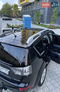 Внедорожник / Кроссовер Mitsubishi Outlander 2009 в 
