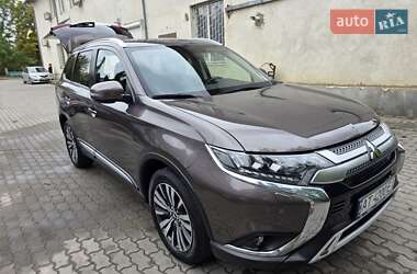 Внедорожник / Кроссовер Mitsubishi Outlander 2021 в Ивано-Франковске