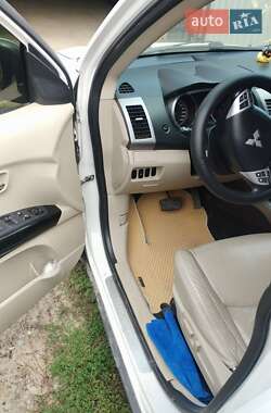 Внедорожник / Кроссовер Mitsubishi Outlander 2008 в 