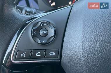 Внедорожник / Кроссовер Mitsubishi Outlander 2019 в 