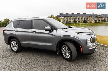 Позашляховик / Кросовер Mitsubishi Outlander 2021 в Львові
