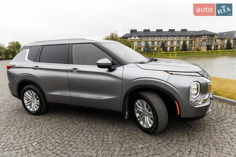 Mitsubishi Outlander 2021