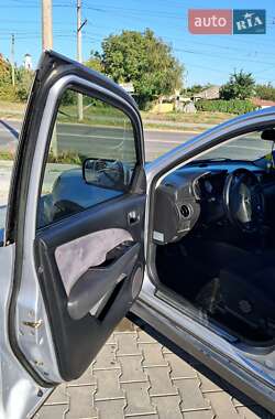 Внедорожник / Кроссовер Mitsubishi Outlander 2003 в 
