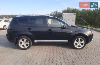 Позашляховик / Кросовер Mitsubishi Outlander 2008 в Києві
