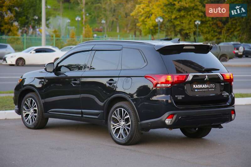 Внедорожник / Кроссовер Mitsubishi Outlander 2018 в Харькове