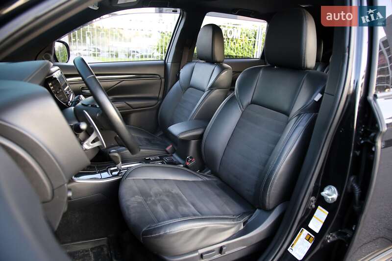 Внедорожник / Кроссовер Mitsubishi Outlander 2018 в Харькове