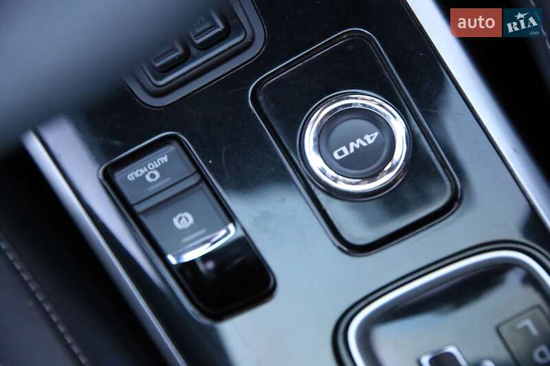 Внедорожник / Кроссовер Mitsubishi Outlander 2018 в Харькове