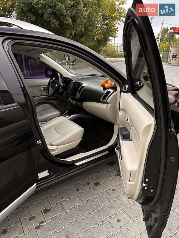Внедорожник / Кроссовер Mitsubishi Outlander 2008 в Львове фото 7 Внедорожник / Кроссовер Mitsubishi Outlander 2008 в Львове