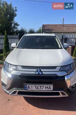 Внедорожник / Кроссовер Mitsubishi Outlander 2018 в Киеве