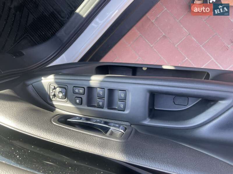 Позашляховик / Кросовер Mitsubishi Outlander 2018 в Києві