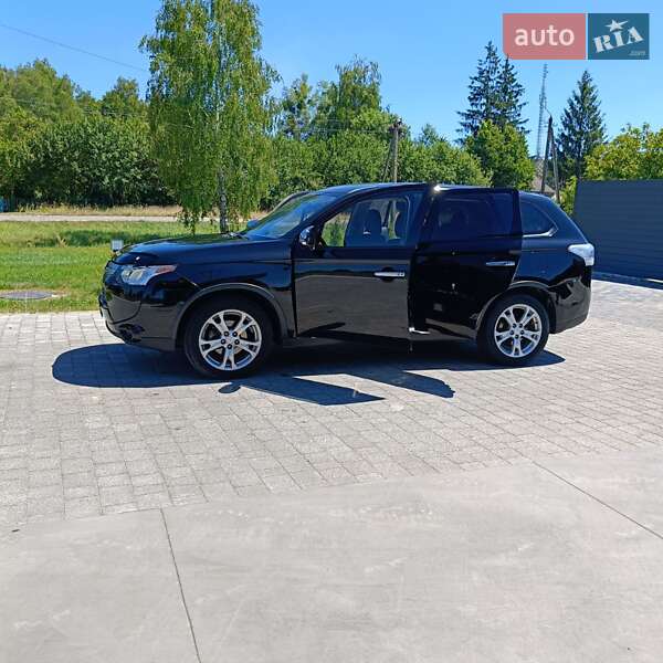 Позашляховик / Кросовер Mitsubishi Outlander 2014 в Житомирі
