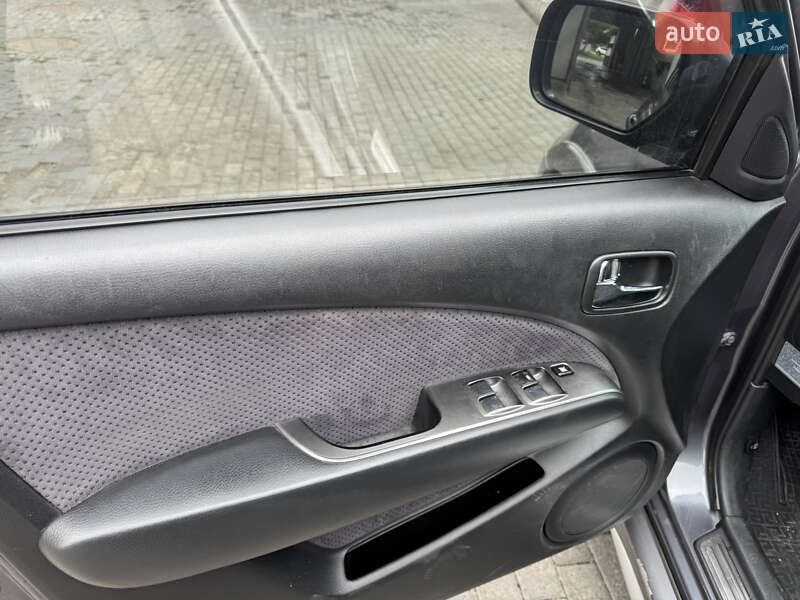 Внедорожник / Кроссовер Mitsubishi Outlander 2006 в Львове