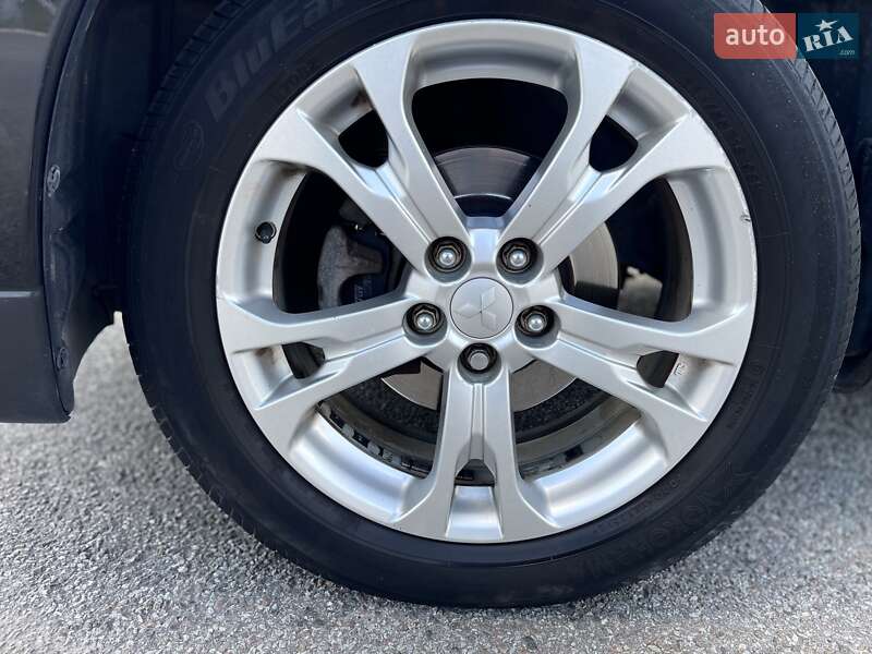 Внедорожник / Кроссовер Mitsubishi Outlander 2013 в Львове фото 11 Внедорожник / Кроссовер Mitsubishi Outlander 2013 в Львове