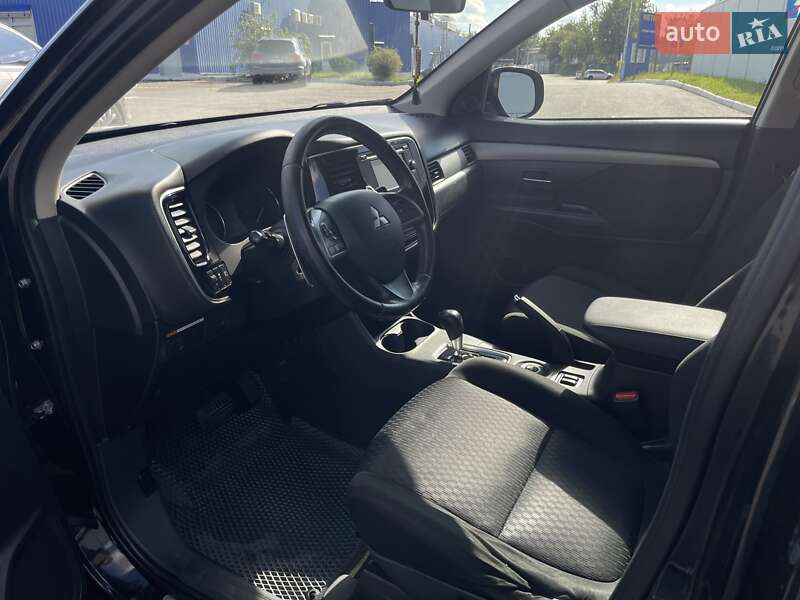 Внедорожник / Кроссовер Mitsubishi Outlander 2013 в Львове фото 14 Внедорожник / Кроссовер Mitsubishi Outlander 2013 в Львове