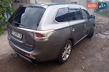 Внедорожник / Кроссовер Mitsubishi Outlander 2012 в 