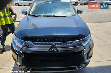 Внедорожник / Кроссовер Mitsubishi Outlander 2020 в Львове