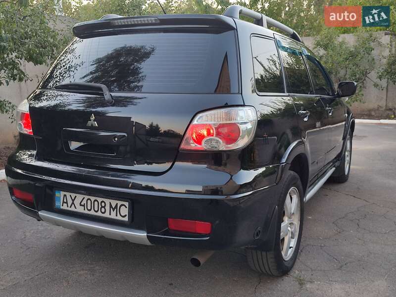 Внедорожник / Кроссовер Mitsubishi Outlander 2007 в Краснокутске