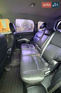 Внедорожник / Кроссовер Mitsubishi Outlander 2008 в 