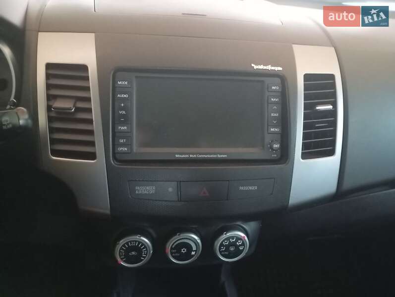 Внедорожник / Кроссовер Mitsubishi Outlander 2009 в Сторожинце