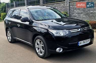 Внедорожник / Кроссовер Mitsubishi Outlander 2013 в 