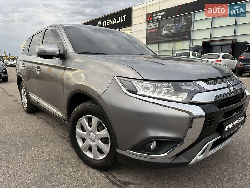 Внедорожник / Кроссовер Mitsubishi Outlander 2021 в 