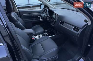 Внедорожник / Кроссовер Mitsubishi Outlander 2018 в 