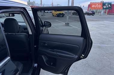 Внедорожник / Кроссовер Mitsubishi Outlander 2018 в 