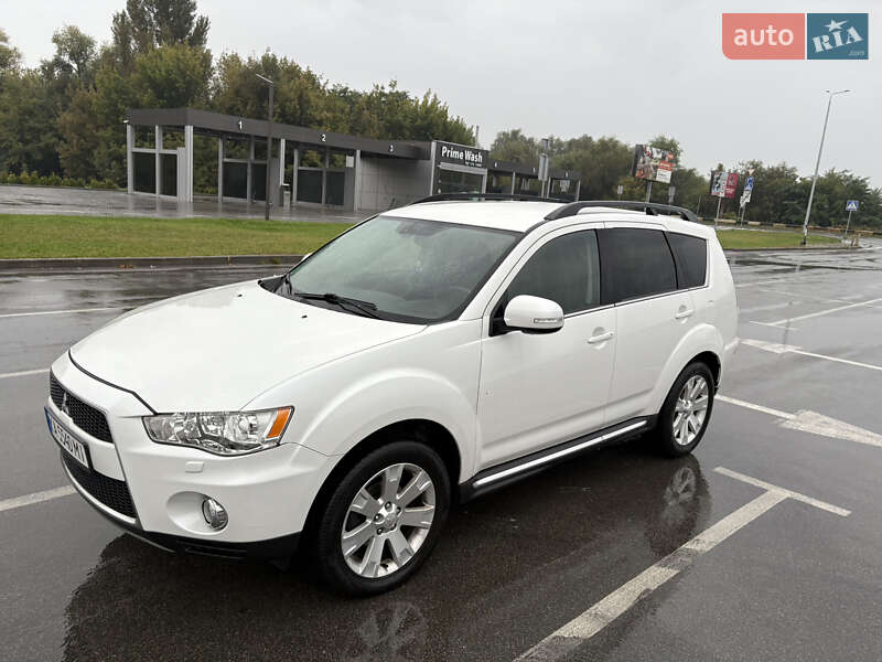 Mitsubishi Outlander 2011