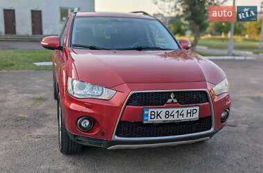 Внедорожник / Кроссовер Mitsubishi Outlander 2010 в 
