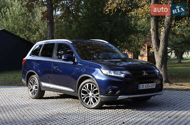 Внедорожник / Кроссовер Mitsubishi Outlander 2018 в Киеве