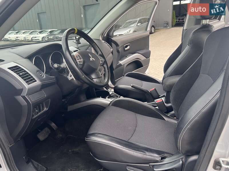 Позашляховик / Кросовер Mitsubishi Outlander 2012 в Львові фото 14 Позашляховик / Кросовер Mitsubishi Outlander 2012 в Львові