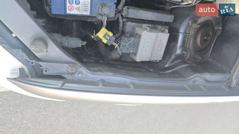 Внедорожник / Кроссовер Mitsubishi Outlander 2007 в Киеве