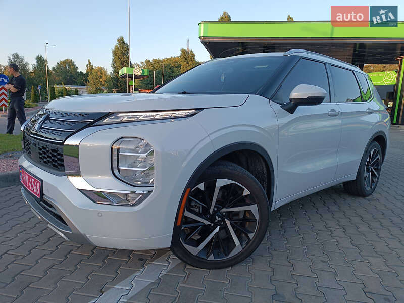 Внедорожник / Кроссовер Mitsubishi Outlander 2022 в Кременчуге