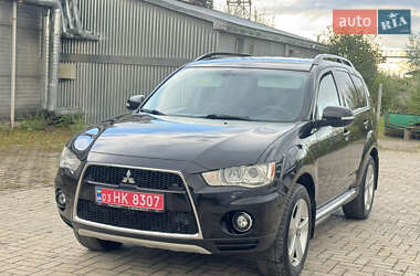 Внедорожник / Кроссовер Mitsubishi Outlander 2011 в 