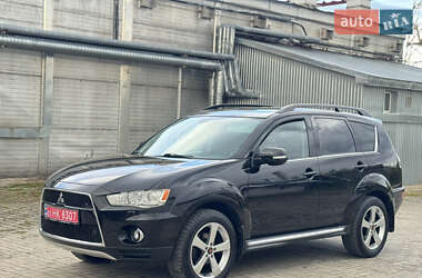 Внедорожник / Кроссовер Mitsubishi Outlander 2011 в 