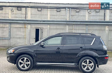 Внедорожник / Кроссовер Mitsubishi Outlander 2011 в 