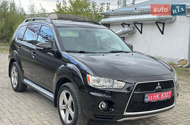 Внедорожник / Кроссовер Mitsubishi Outlander 2011 в 