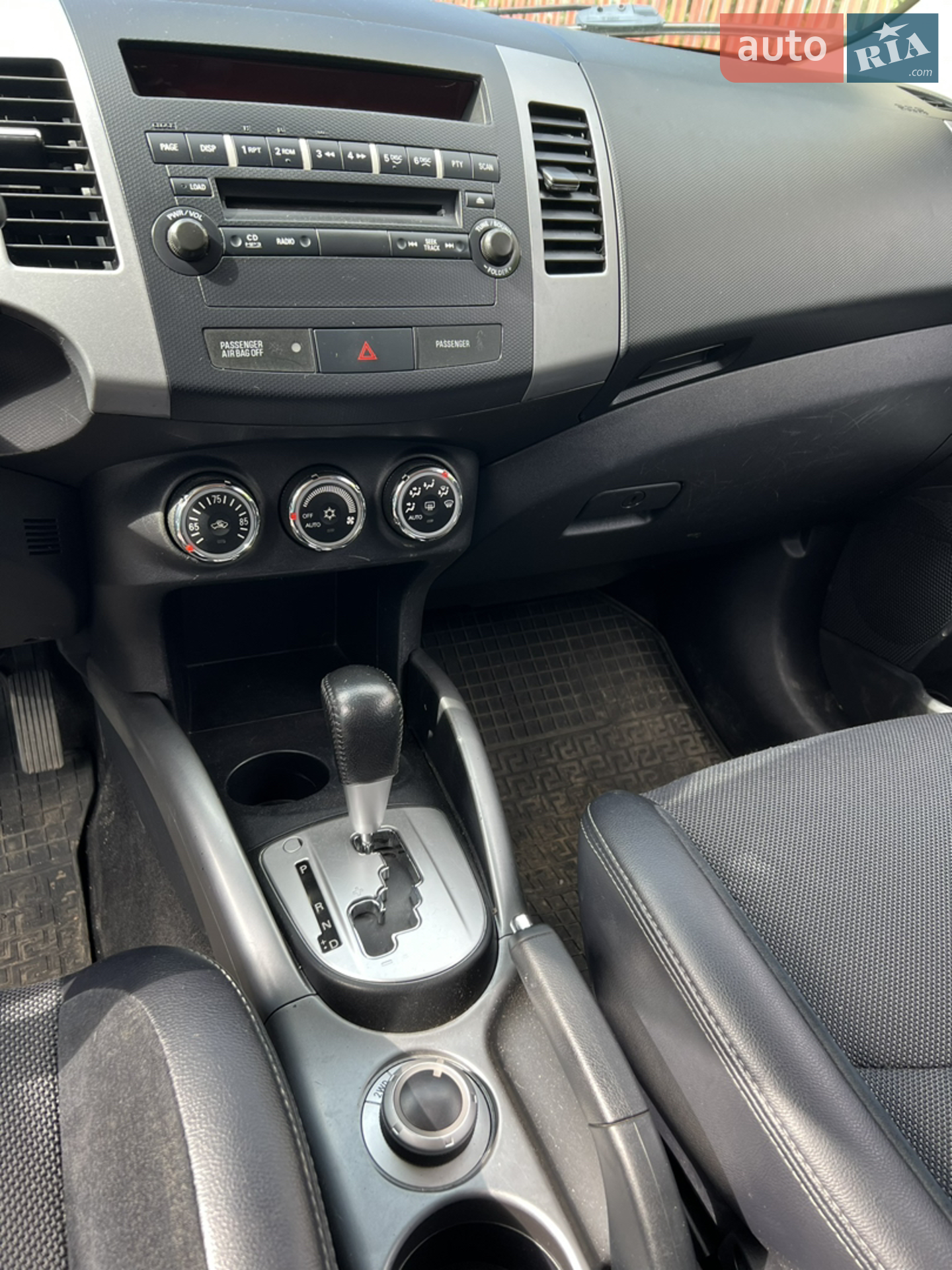 2013 Mitsubishi Outlander - мініатюра 10