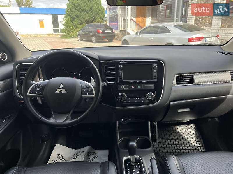 Позашляховик / Кросовер Mitsubishi Outlander 2013 в Білій Церкві