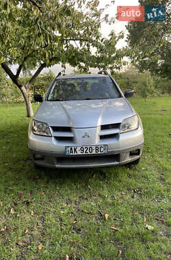 Позашляховик / Кросовер Mitsubishi Outlander 2005 в Рівному