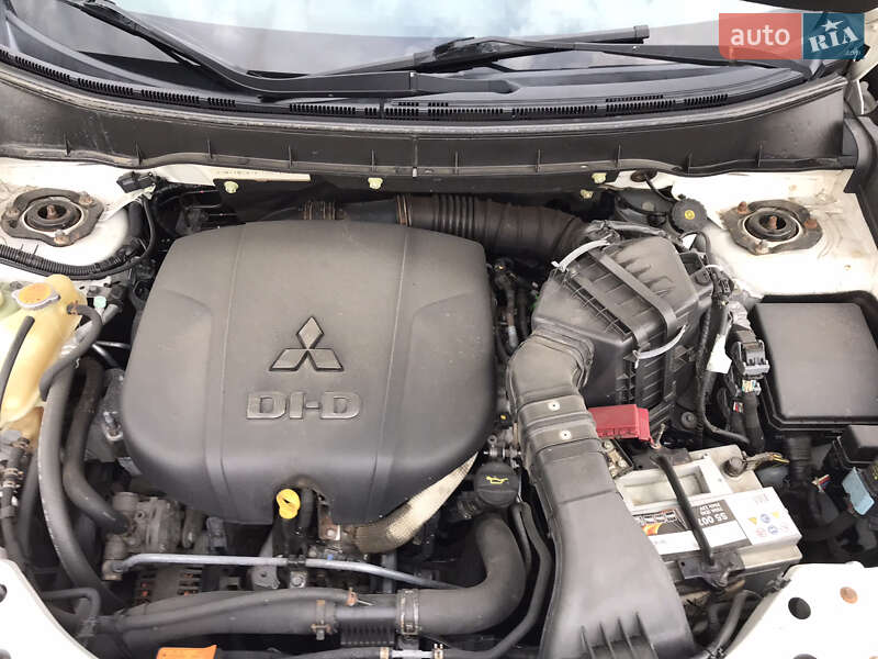 Внедорожник / Кроссовер Mitsubishi Outlander 2011 в Черновцах