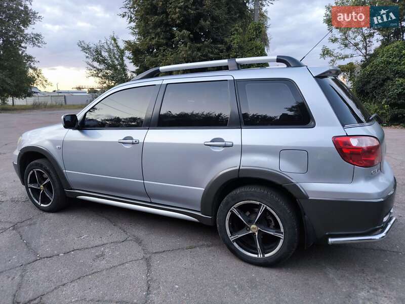Внедорожник / Кроссовер Mitsubishi Outlander 2006 в Чернигове фото Внедорожник / Кроссовер Mitsubishi Outlander 2006 в Чернигове