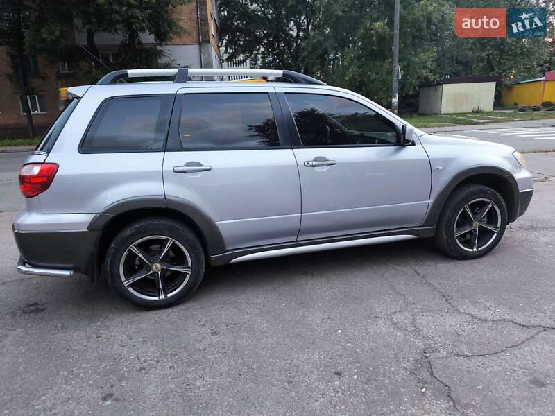Внедорожник / Кроссовер Mitsubishi Outlander 2006 в Чернигове фото 8 Внедорожник / Кроссовер Mitsubishi Outlander 2006 в Чернигове