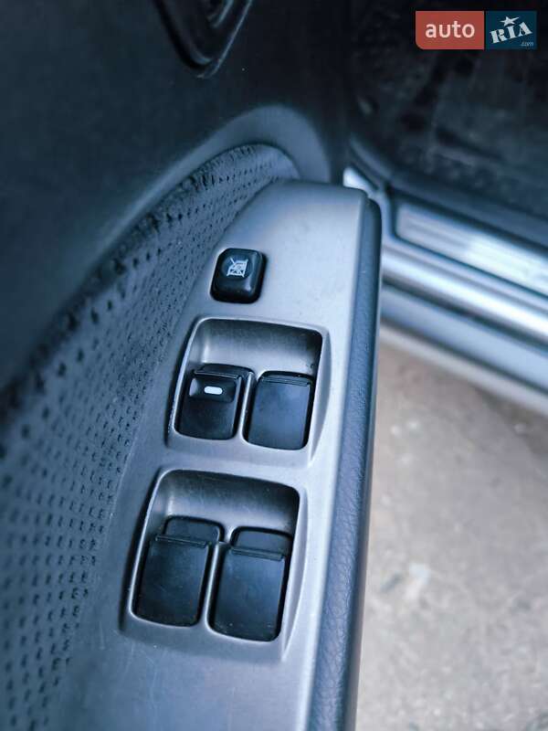 Внедорожник / Кроссовер Mitsubishi Outlander 2006 в Чернигове фото 24 Внедорожник / Кроссовер Mitsubishi Outlander 2006 в Чернигове