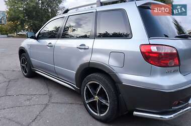 Внедорожник / Кроссовер Mitsubishi Outlander 2006 в 