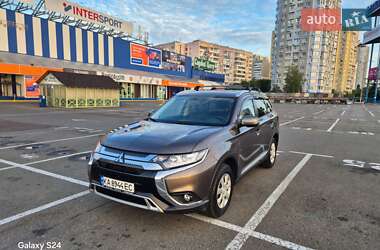Внедорожник / Кроссовер Mitsubishi Outlander 2021 в 