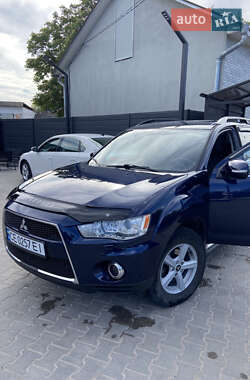 Внедорожник / Кроссовер Mitsubishi Outlander 2011 в 