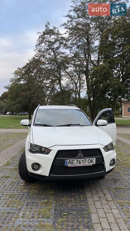Mitsubishi Outlander 2011