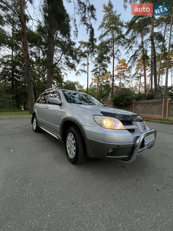 Позашляховик / Кросовер Mitsubishi Outlander 2006 в Чернігові