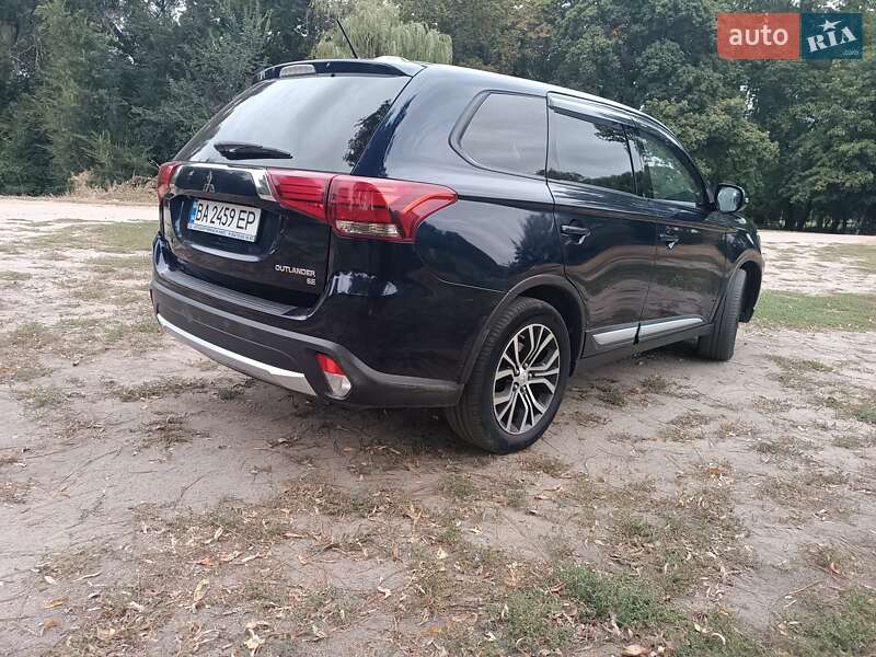 Позашляховик / Кросовер Mitsubishi Outlander 2015 в Кропивницькому